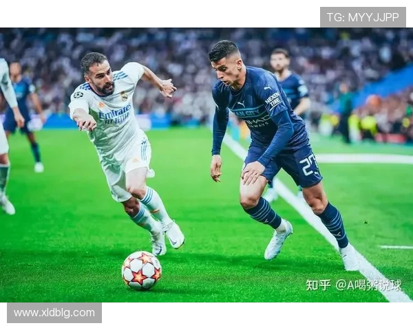 足球世界的风云变幻：从球场到赛后生活探索足球的魅力与影响